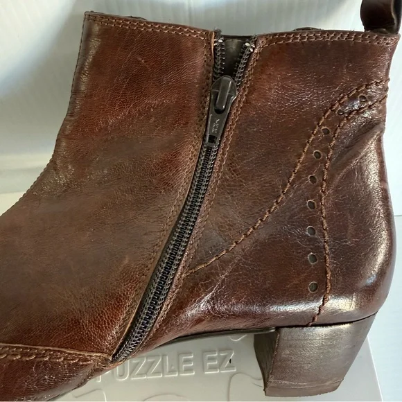 PAUL GREENE Leather Booties - Picture 6 of 10